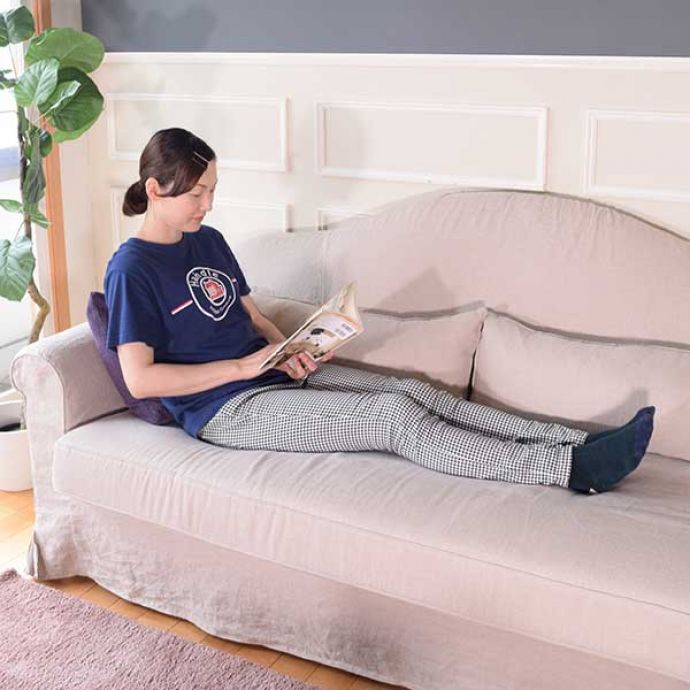 リネンのソファで過ごす時間