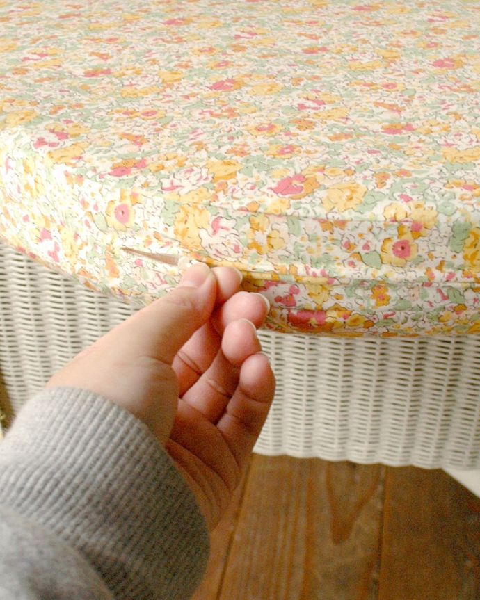 Handleオリジナル　アンティーク風　ロイドルームの椅子、8色から選べるHandleオリジナルのロイドルームチェア(Dinner)。カバーは取り外しOKクッションにはファスナーが付いているので、カバーの取り外しもできます。(hol-03)