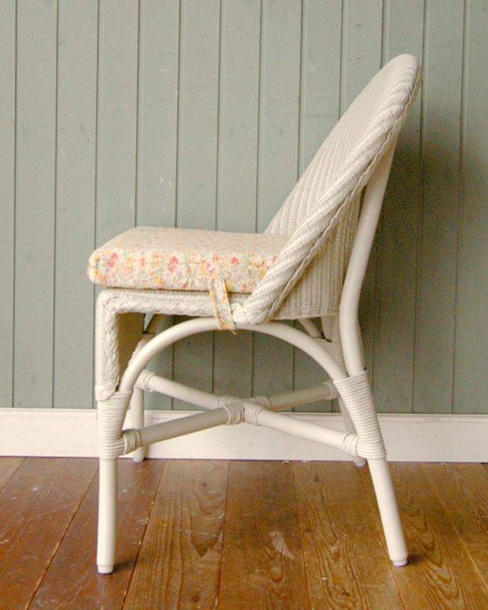 Handleオリジナル　アンティーク風　ロイドルームの椅子、8色から選べるHandleオリジナルのロイドルームチェア(Lunch)。クルッと回転。(hol-02)