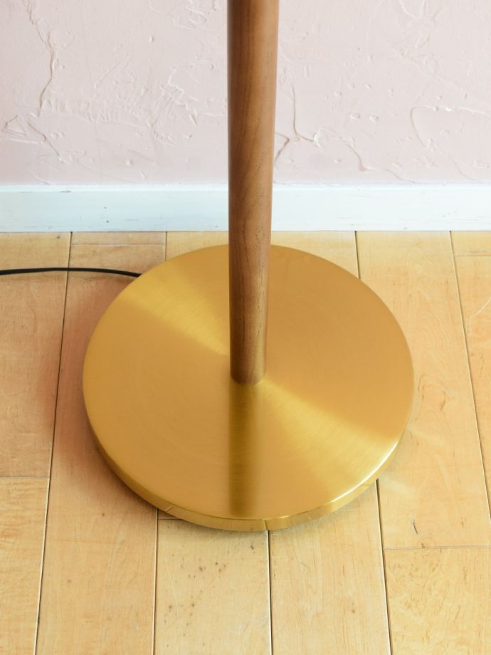 フロアランプの土台部分