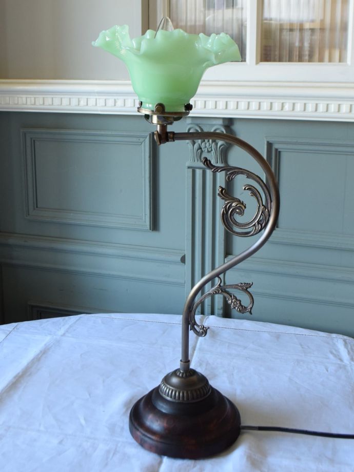 おしゃれなスタンドライトの角度