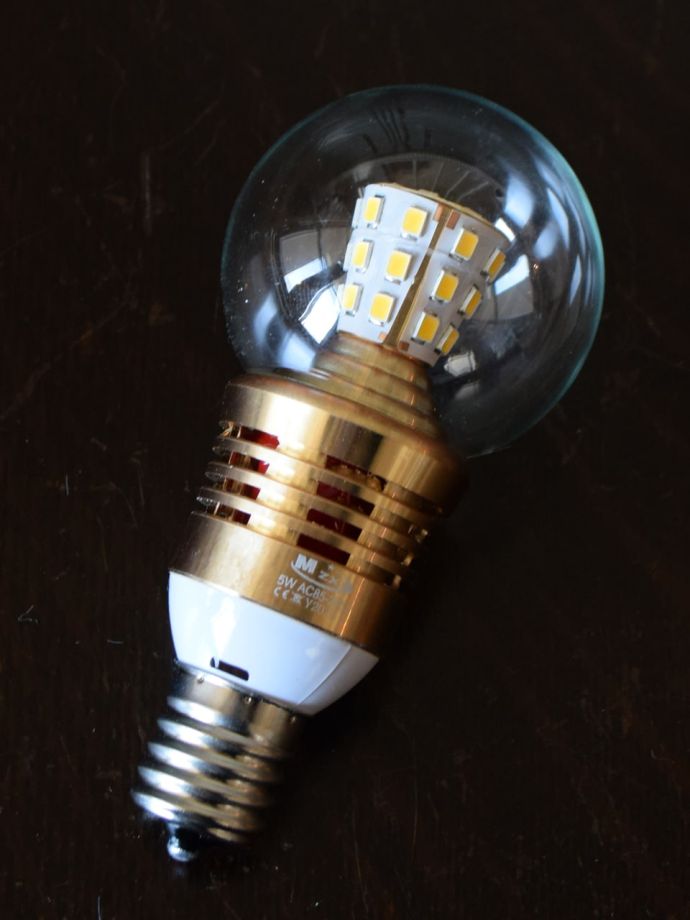 テーブルランプの電球