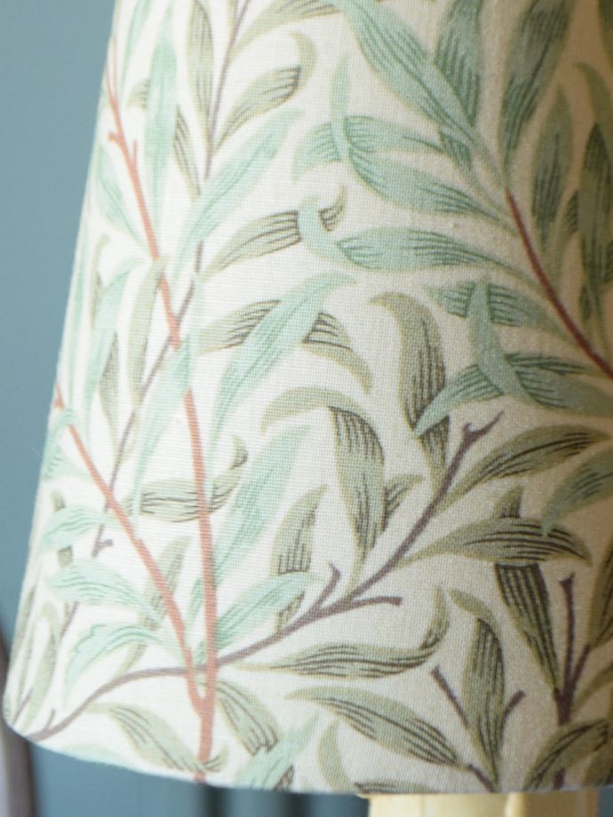 テーブルランプのオシャレなシェード