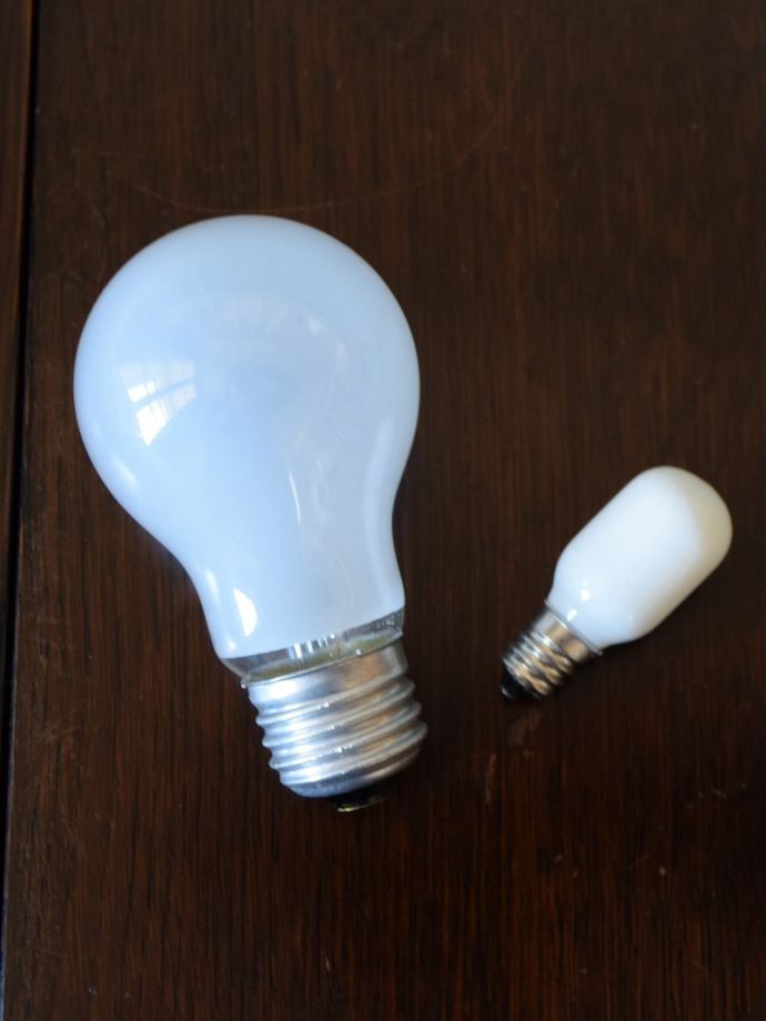 テーブルランプの電球