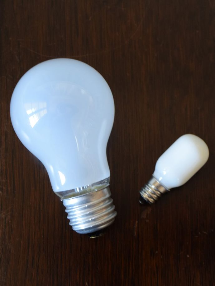 テーブルランプの電球