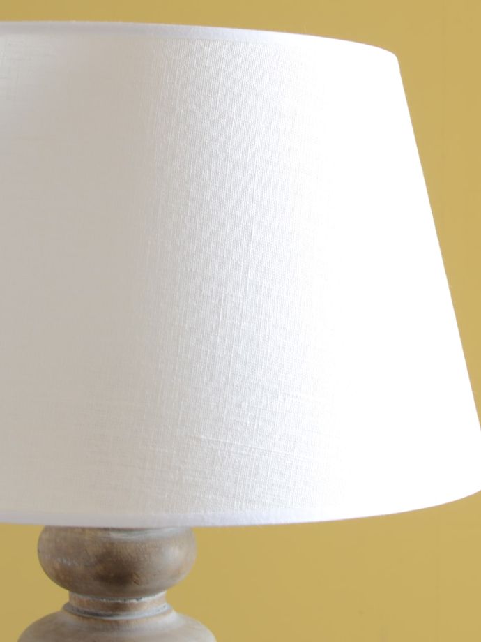 コントワールドファミーユの照明