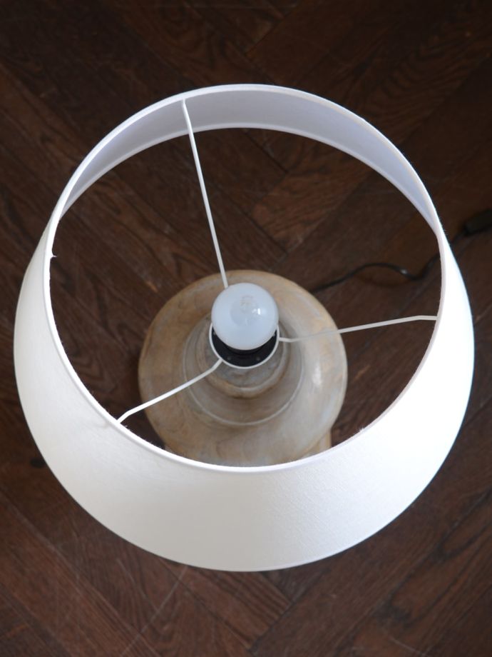 ホルダータイプのシェードです。