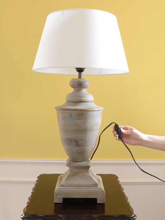 テーブルランプのスイッチ