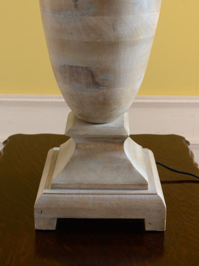 テーブルランプの土台部分