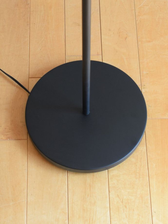 フロアランプの土台部分