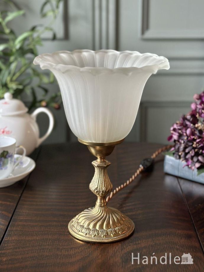 アンティークスタイルのスタンドライト