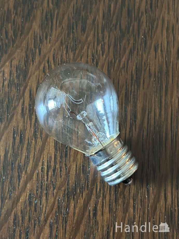 電球付きで届いてすぐに使えます