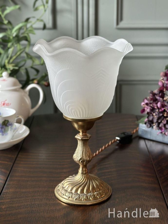 アンティークスタイルのスタンドライト