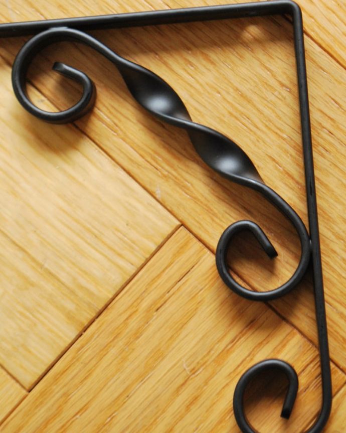 アイアンのおしゃれな棚受け