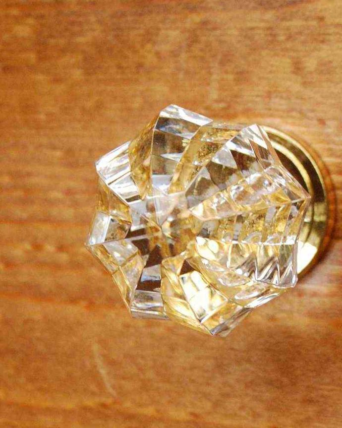 取っ手・ハンドル　住宅用パーツ　キラキラ輝く美しいアクリル取っ手。キラッと輝くアクリル取っ手まるで宝石のような形が可愛いんです。(u-522-g)