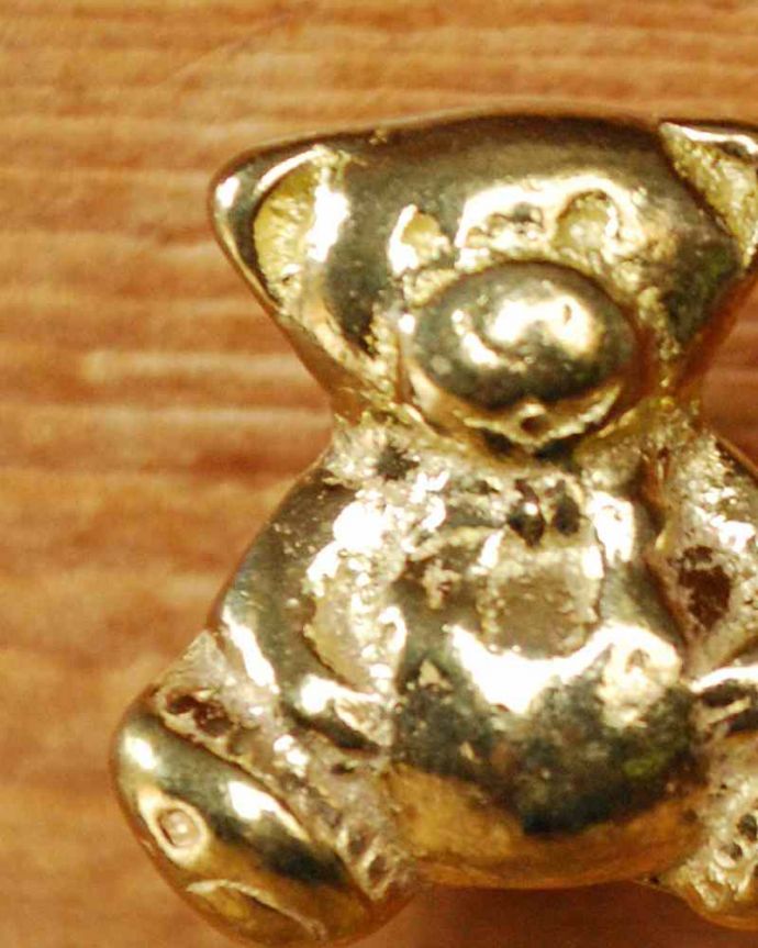 取っ手・ハンドル 住宅用パーツ 毎日使う持ち手をちょっとおしゃれに・・・真鍮製の取っ手(ベア)。遊び心あふれるオシャレなデザインパッと目を惹く可愛いデザイン。(u-533)