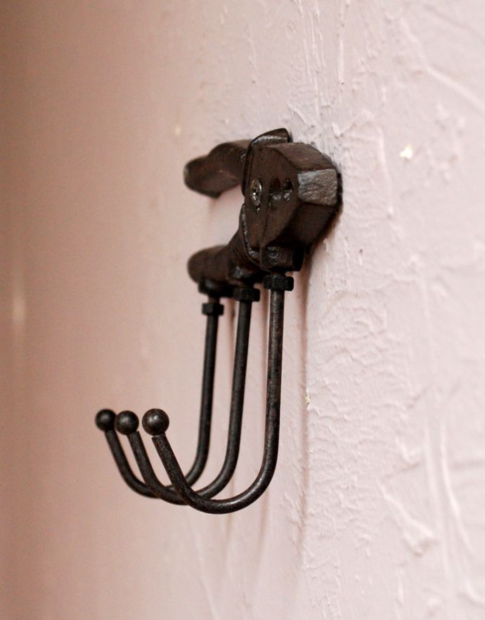 フック・フックボード　住宅用パーツ　アンティーク風　アイアン製ペンチフック208。コートや、帽子をかけておくのにピッタリ！。(u-794)