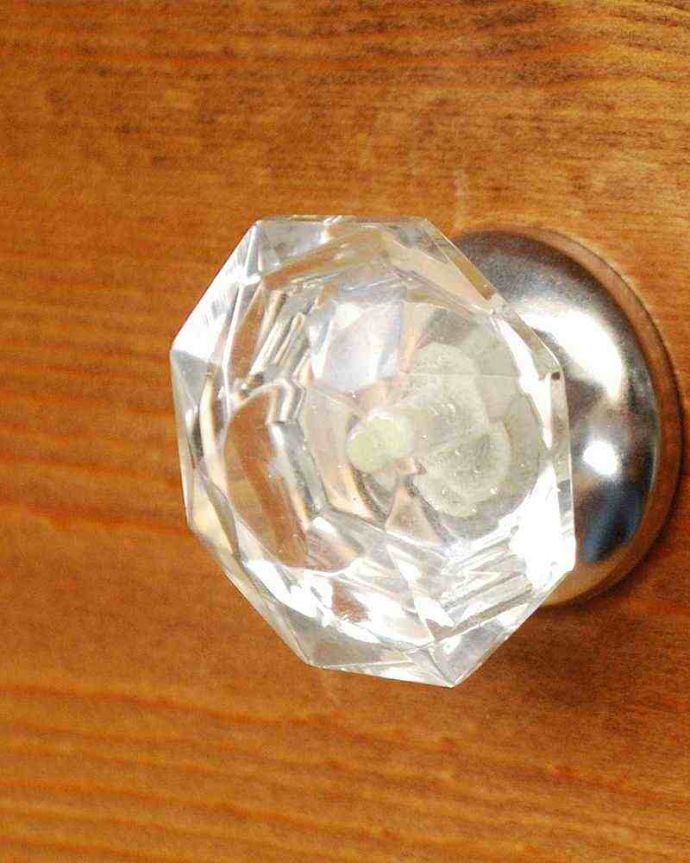 取っ手・ハンドル　住宅用パーツ　ご新築用の扉やキッチンの取っ手にオススメのきらきら輝くガラスノブ。キラッと輝くガラスの取っ手まるで宝石のような形が可愛いんです。(u-839)