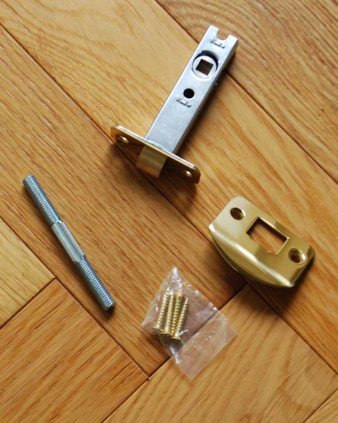 ドアノブ　住宅用パーツ　真鍮×ガラスドアノブ（オクタゴン）、内外用2個セット（ラッチ付）。※ラッチボルト、ストライク金具、取付ビスをセットでお届けします。(u-843)