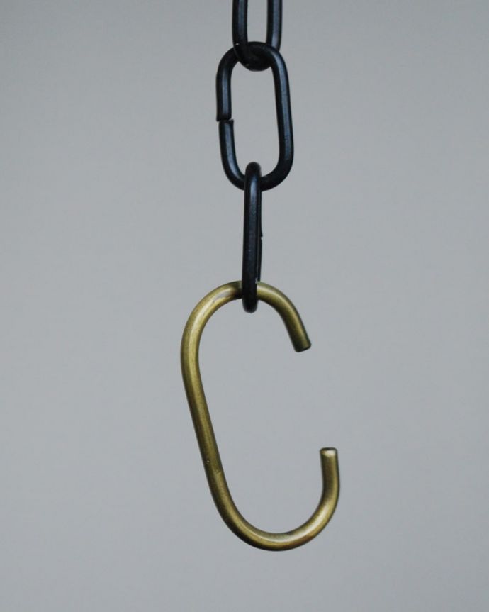 フック・フックボード　住宅用パーツ　おしゃれなフック、アイアン製のどこでも使えるＣフック(アンティークゴールド)　どこに引っ掛けてもＯＫアイアンで出来た重厚な雰囲気のCフック。(u-887)