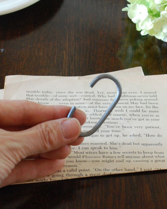 フック・フックボード　住宅用パーツ　おしゃれなフック、アイアン製のどこでも使えるＣフック(シルバー)　大きさはこれくらいしっかり厚みのあるアイアン製です。(u-888)