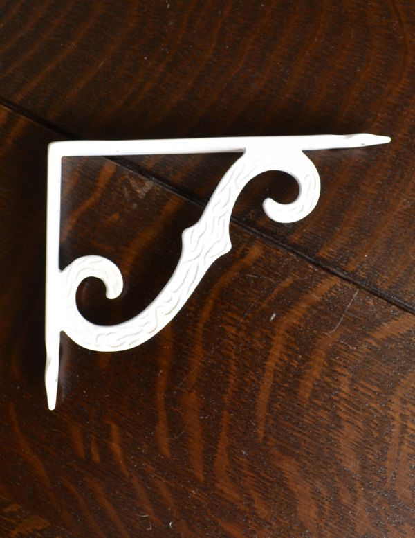 アンティーク風のおしゃれな棚受け