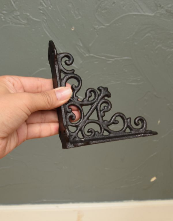 おしゃれなアイアン製の棚受け