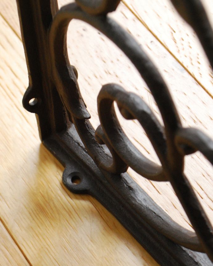 アイアン製のおしゃれな棚受け