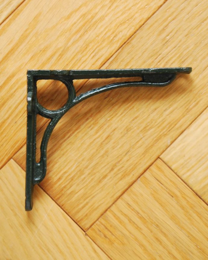 棚受け（シェルフ）　住宅用パーツ　アンティーク風の棚受け、アイアンブラケット (Ｓ・グリーン・ビスなし）。取り付けも簡単ビスで止めるだけなので女性でも簡単に取り付けできます！※ビスはセットではありません。(u-987)