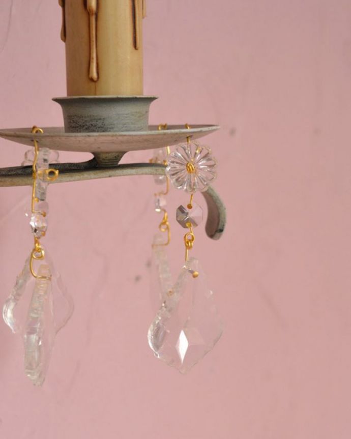 Handleオリジナル　照明・ライティング　Handleオリジナル ウォールブラケット2灯(コトン・ホワイト・ビーズ・E17シャンデリア球2個付き)。お花とリーフの形点灯するとキラキラっとガラスのビーズが輝きます。(WR-006-1)