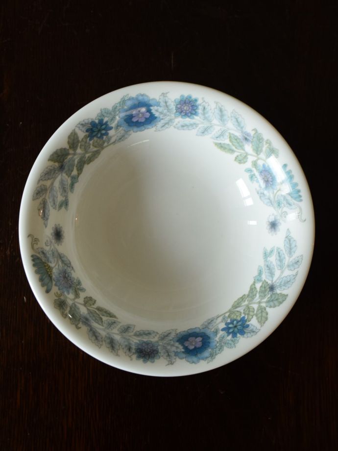 英国アンティークのおしゃれな食器