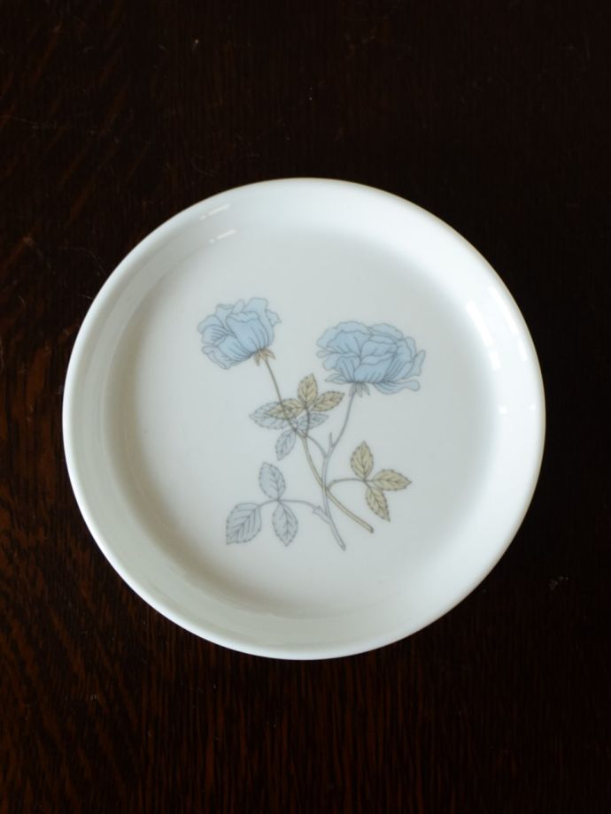 英国アンティークのおしゃれな食器