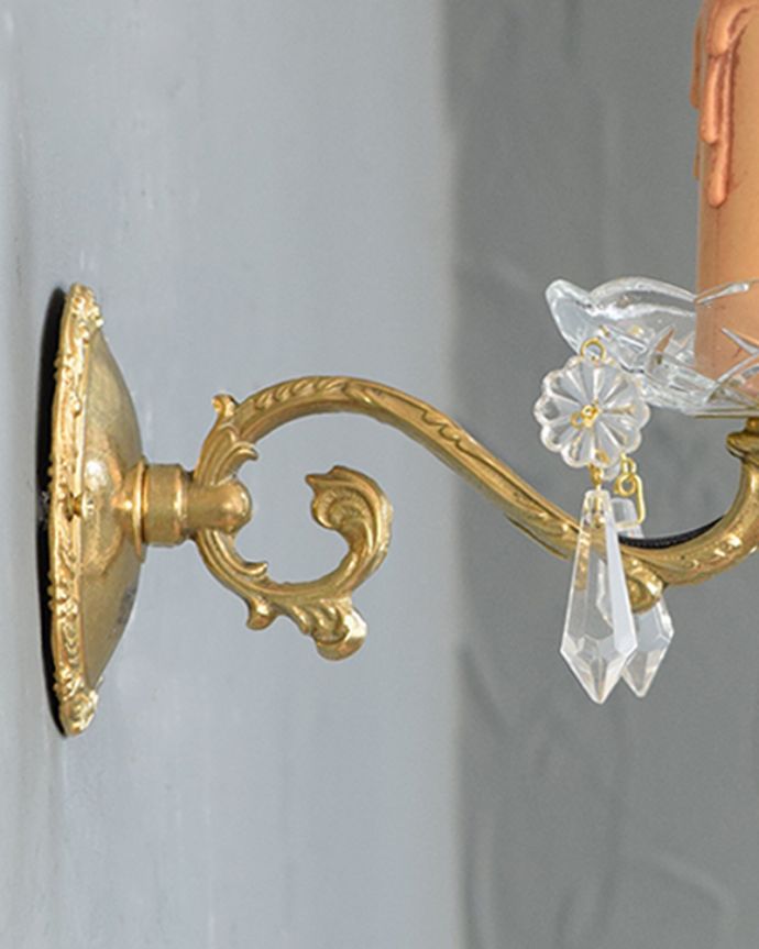 Handleオリジナル 照明・ライティング Handleオリジナルの壁付けシャンデリアG(E17シャンデリア球付)。横から見たデザインも美しい・・・どんなお部屋もゴージャスな雰囲気に魅せてくれる優雅で美しいヨーロッパのデザインが自慢です。(wr-003-o)