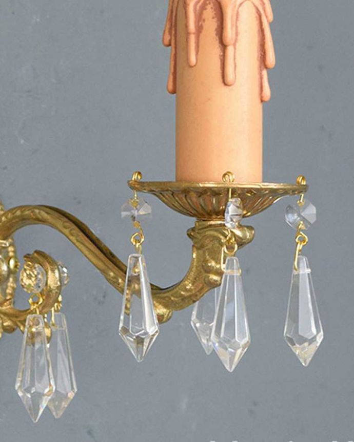 Handleオリジナル　照明・ライティング　Handleオリジナルの壁付けシャンデリア（Ｅ17シャンデリア球付）。1つ1つ手作りしていますシェードはアンティークと同じように、細い真鍮のピンを曲げて、一つ一つガラスのパーツを手作業で取り付けています。(wr-004-o)