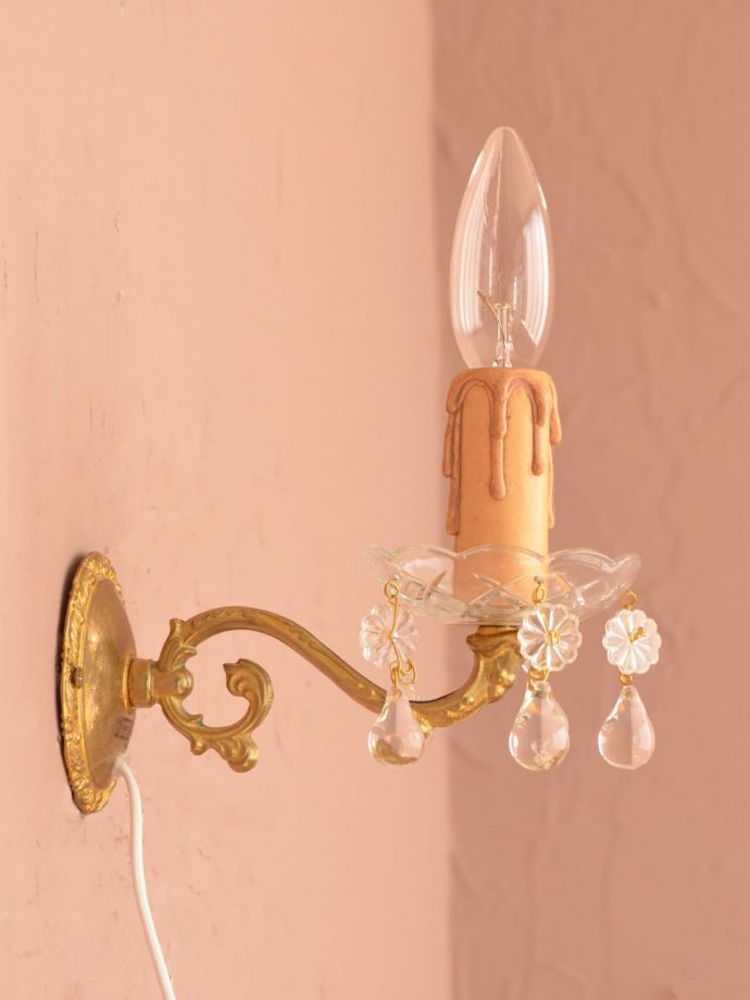 壁付けシャンデリアの側面