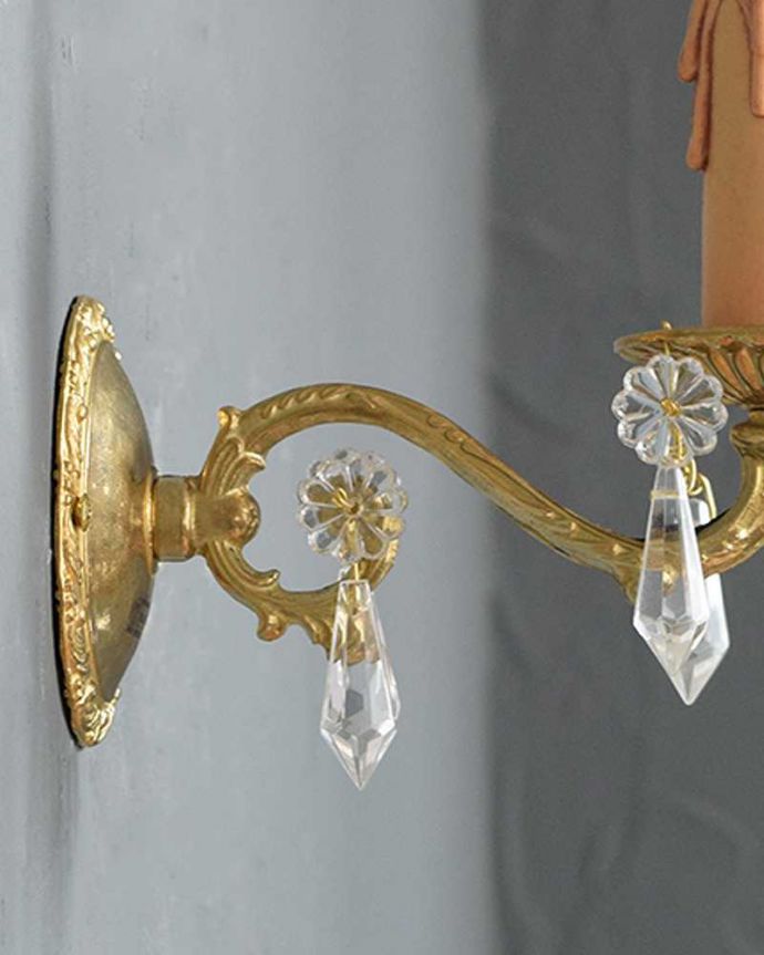 Handleオリジナル　照明・ライティング　Handleオリジナルの壁付けシャンデリア（Ｅ17シャンデリア球付）。横から見たデザインも美しい･･･どんなお部屋もゴージャスな雰囲気に魅せてくれる優雅で美しいヨーロッパのデザインが自慢です。(wr-028-o)