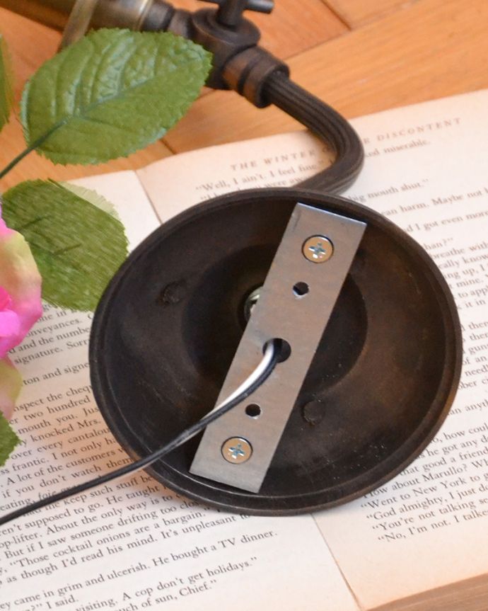 壁付け照明の取り付け方