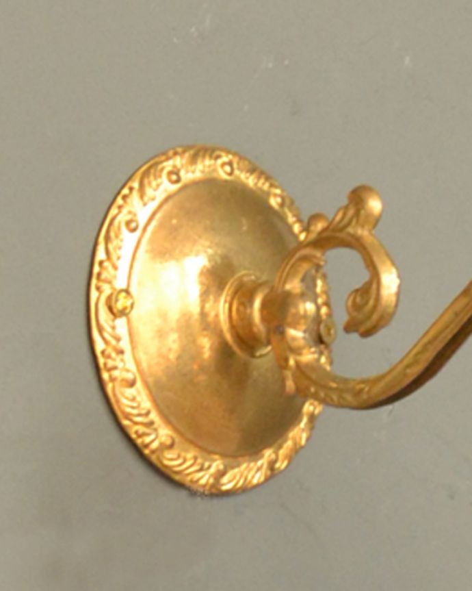 Handleオリジナル　照明・ライティング　Handleオリジナルの真鍮壁付けブラケット（Ｅ17シャンデリア球・ギャラリーＡ付）。品質のよさが感じられる真鍮ヨーロッパから取り寄せる無垢の真鍮は質感が違います。(wr-067-o)