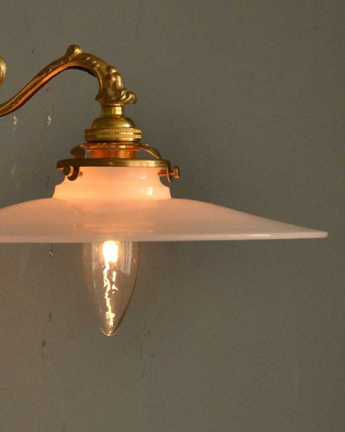 Handleオリジナル 照明・ライティング Handleオリジナルの真鍮壁付けブラケット(E17シャンデリア球・ギャラリーA付)。LEDも使えます口金は日本球仕様のE17型、100Wまで対応しています。(wr-068-o)