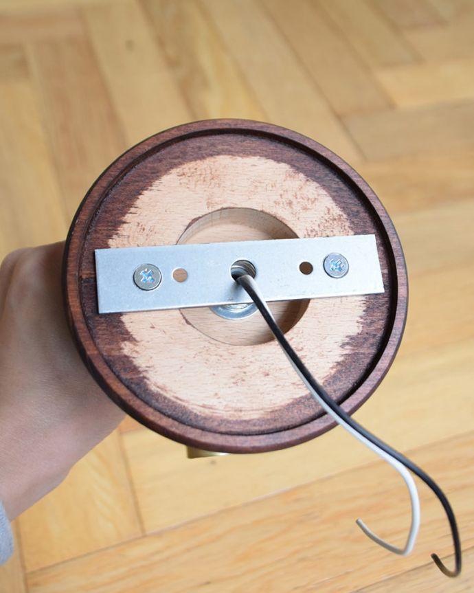 壁付け照明の取り付け方