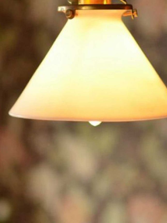 ウォールランプの灯り