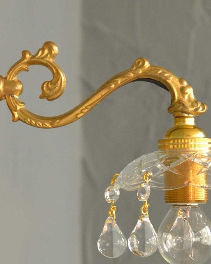 Handleオリジナル 照明・ライティング Handleオリジナルガラス皿のウォールシャンデリアA(丸球付・ギャラリーなし)。横から見たデザインも美しい・・・どんなお部屋もゴージャスな雰囲気に魅せてくれる優雅で美しいヨーロッパのデザインが自慢です。(wr-090g-o)