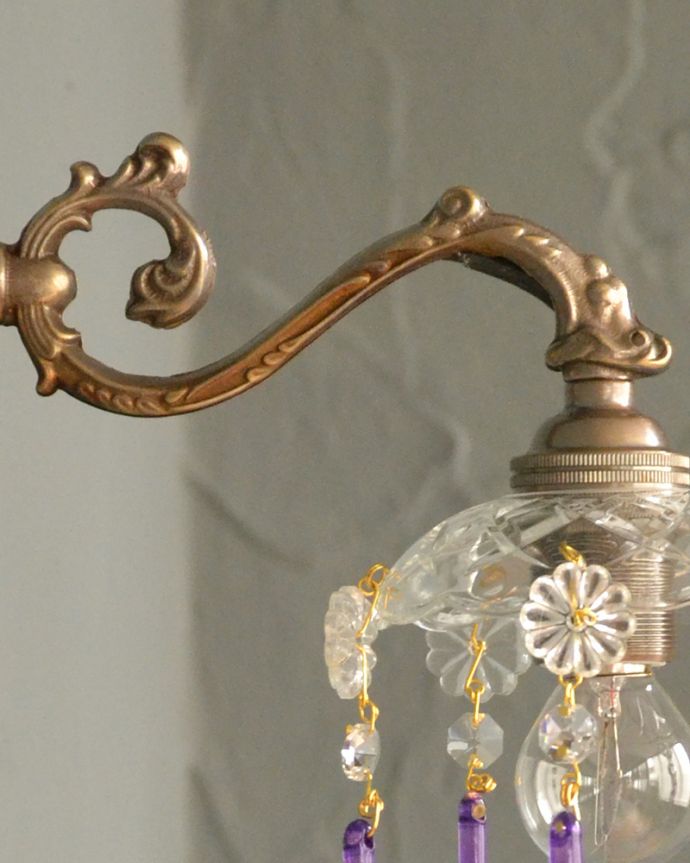 Handleオリジナル　照明・ライティング　Handleオリジナルガラス皿のウォールシャンデリアE(アンティーク色・丸球付・ギャラリーなし）。横から見たデザインも美しい･･･どんなお部屋もゴージャスな雰囲気に魅せてくれる優雅で美しいヨーロッパのデザインが自慢です。(wr-094a-o)