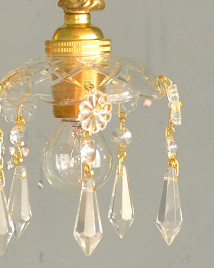 Handleオリジナル　照明・ライティング　Handleオリジナルガラス皿のウォールシャンデリアＦ（丸球付・ギャラリーなし）。1つ1つ手作りしていますシェードはアンティークと同じように、細い真鍮のピンを曲げて、一つ一つガラスのパーツを手作業で取り付けています。(wr-095g-o)