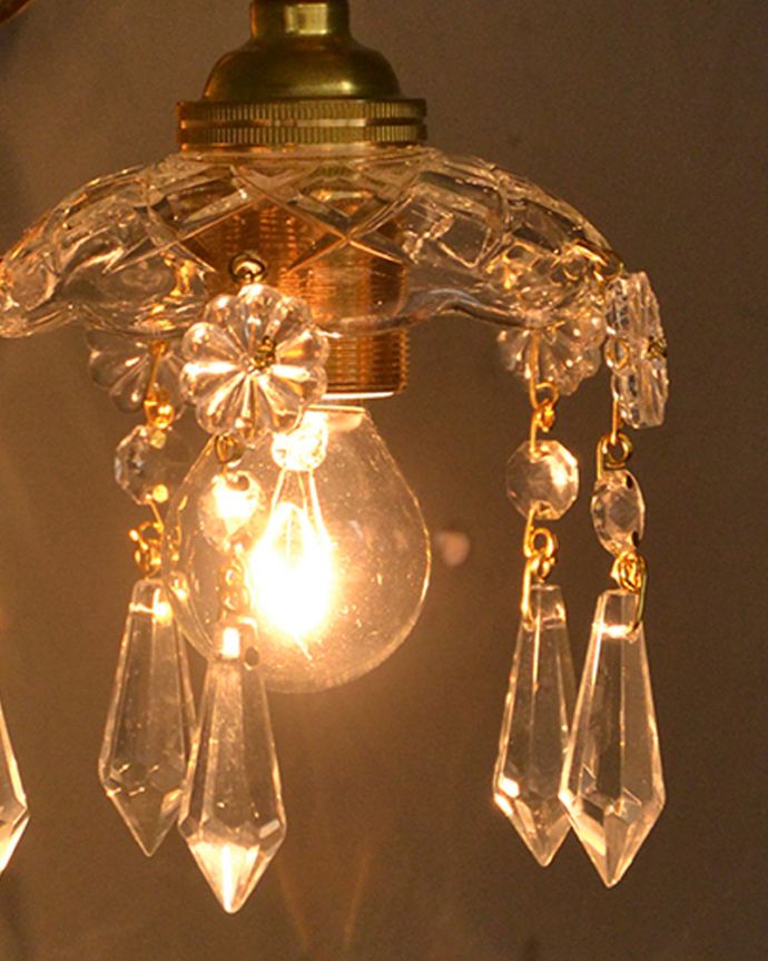 Handleオリジナル　照明・ライティング　Handleオリジナルガラス皿のウォールシャンデリアＦ（丸球付・ギャラリーなし）。LEDも使えます口金は日本球仕様のE17型、100Wまで対応しています。(wr-095g-o)