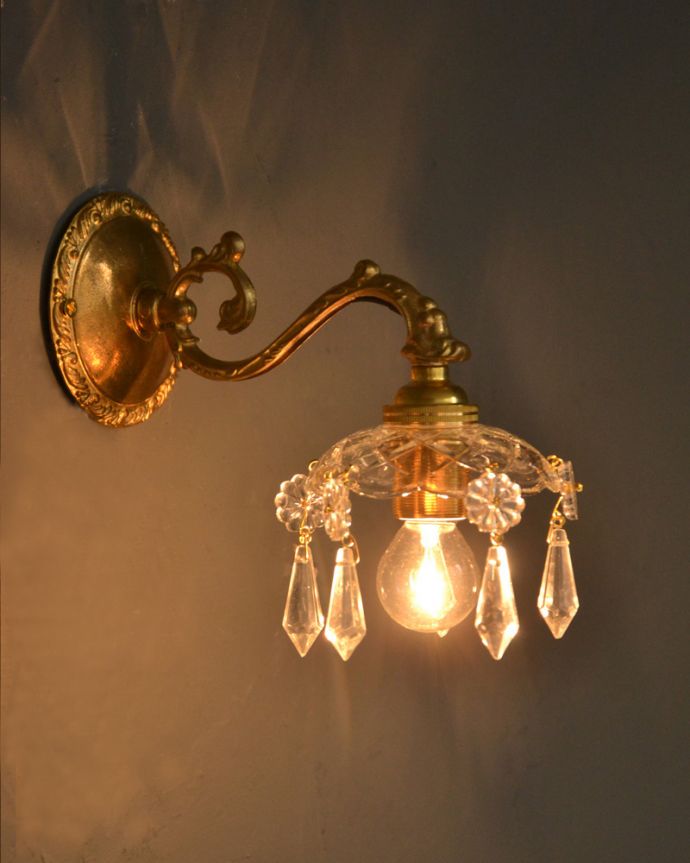 Handleオリジナル 照明・ライティング Handleオリジナルガラス皿のウォールシャンデリアG(丸球付・ギャラリーなし)。夜が楽しみになる壁からの灯り点灯した時に壁に映るドラマティックな光の陰影を楽しむことが出来ます。(wr-096g-o)