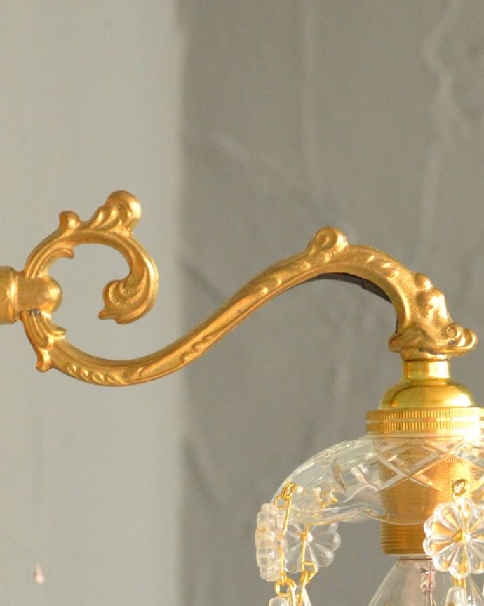 Handleオリジナル 照明・ライティング Handleオリジナルガラス皿のウォールシャンデリアG(丸球付・ギャラリーなし)。横から見たデザインも美しい・・・どんなお部屋もゴージャスな雰囲気に魅せてくれる優雅で美しいヨーロッパのデザインが自慢です。(wr-096g-o)