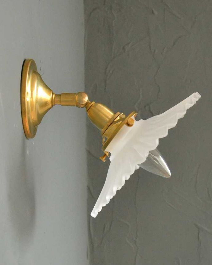 壁付け照明の側面