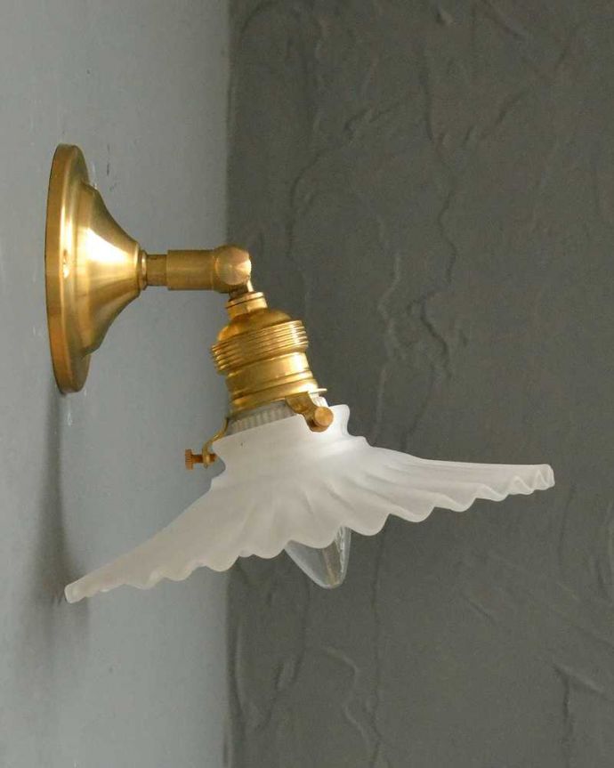 壁付け照明の側面