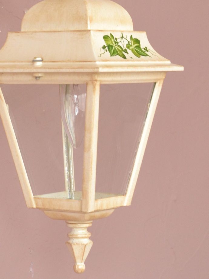 おしゃれな壁付けブラケット